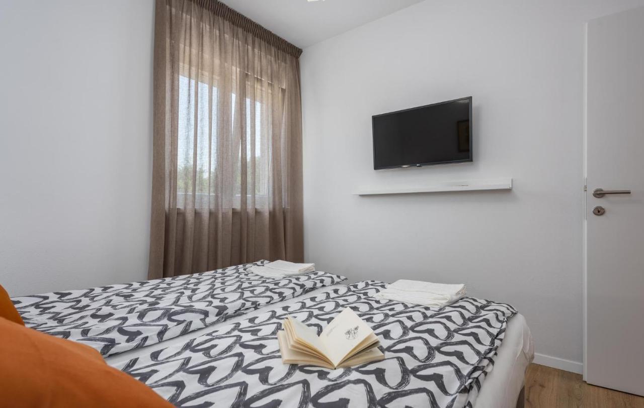 Apartment Lucija *